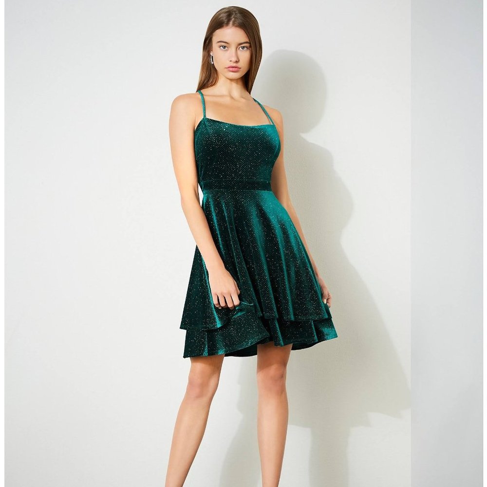 EUC Honey and Rosie Green Velvet Prom Winter Formal Party Holiday Hoco Dress
